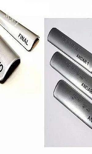 Placa em Braille Placa em Braille